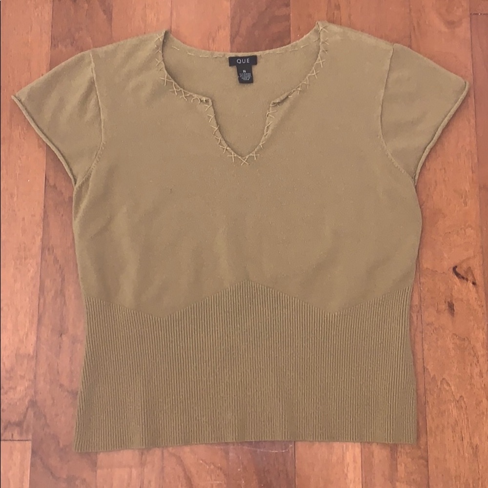 Q.U.E blouse